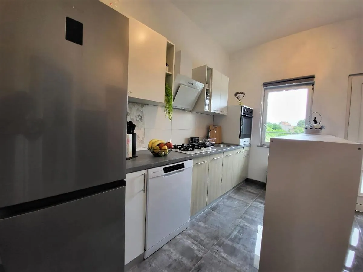 Apartment Lana Svetvinčenat