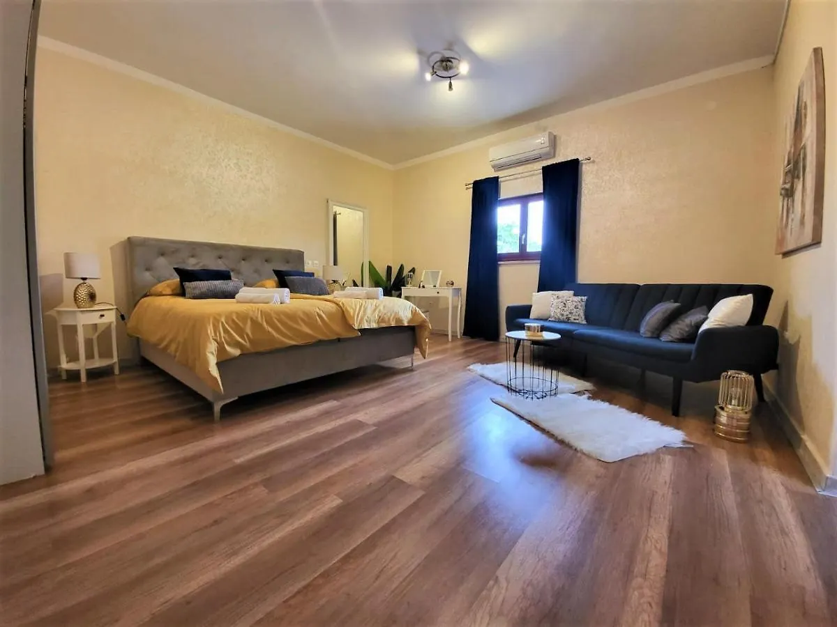 Apartment Lana Svetvinčenat 0*,