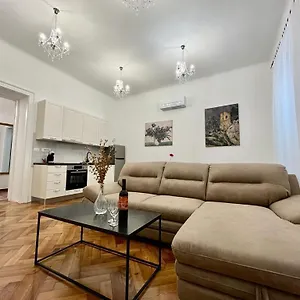 Lux Apartmans Apartman
