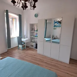 Red Blue With Private Parking And Gray Blue Appartement